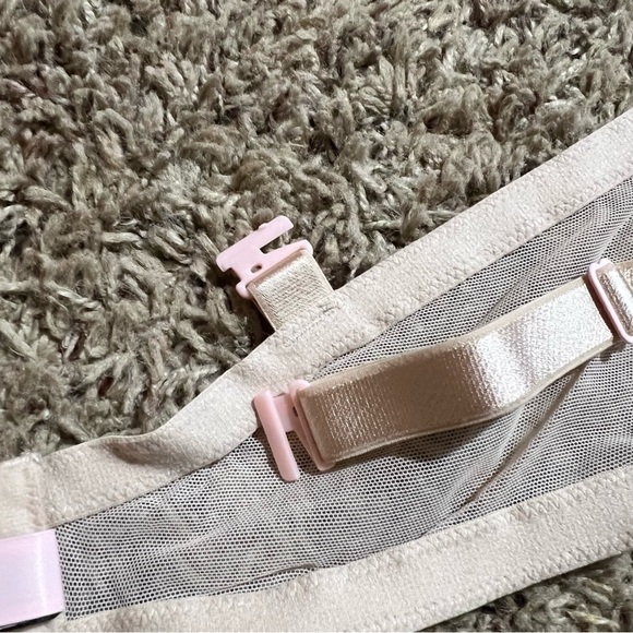 Victoria Secret Unlined Demi Bra Multiway Straps Cream - 40DD - NWT - Picture 3 of 5